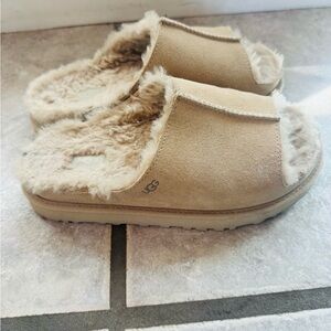 UGG Women's Greenport Slides  - Size 7